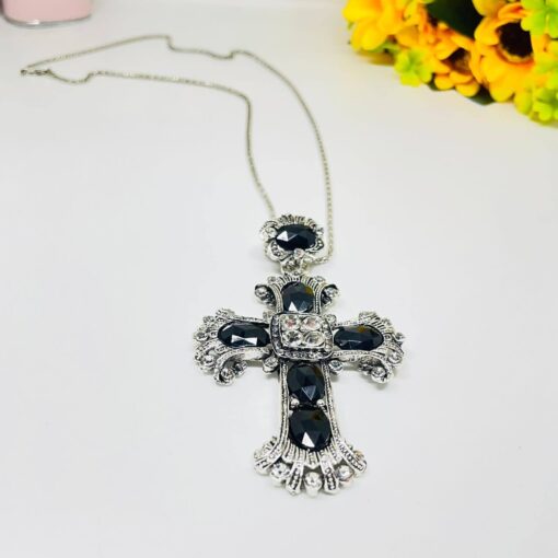 Fashion cross neckpiece