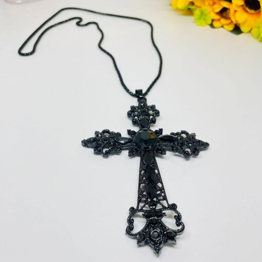 Fashion cross neckpiece - Image 4